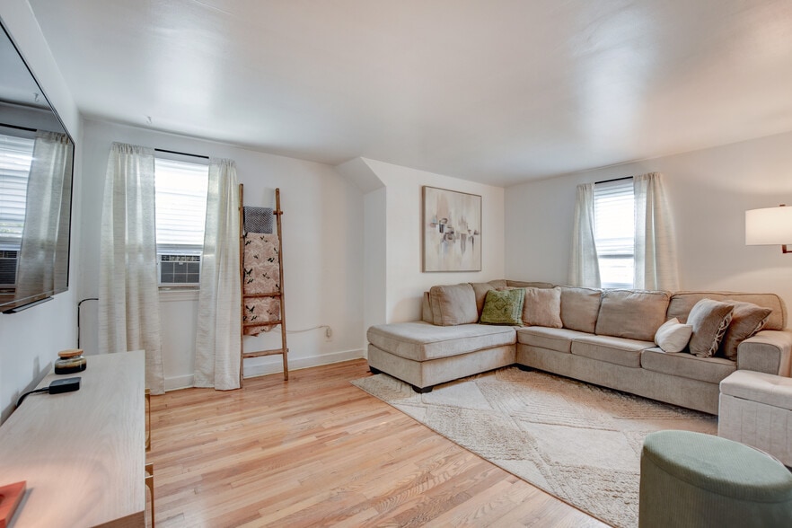 Primary Photo - 238 Elmwood Ave