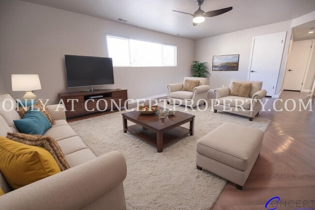Interior Photo - The Sands