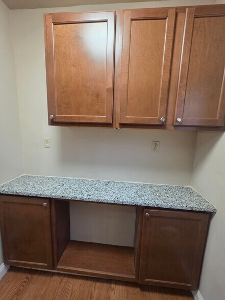 Building Photo - 14 Vera St