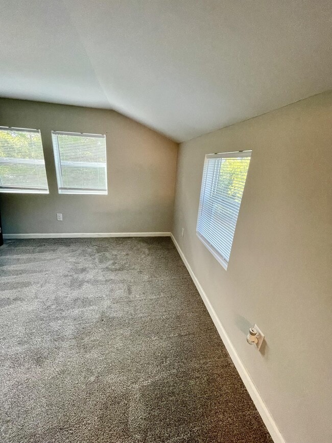 Building Photo - 227 Tyree Cir