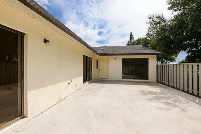 Building Photo - 1547 Pheasant Walk