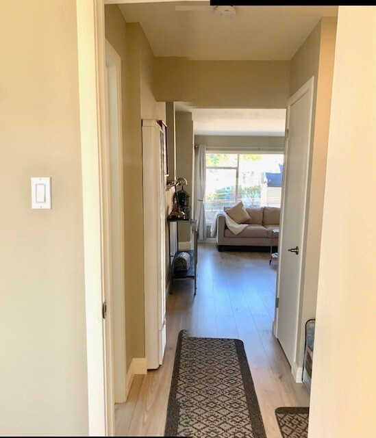 Building Photo - 1585 10th Ave