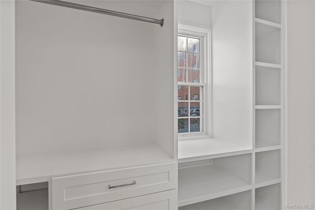 Building Photo - 26 Latimer Ln