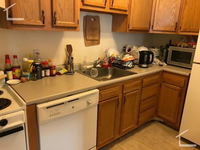 Building Photo - Perfect 1 Bedroom Available Jan 1