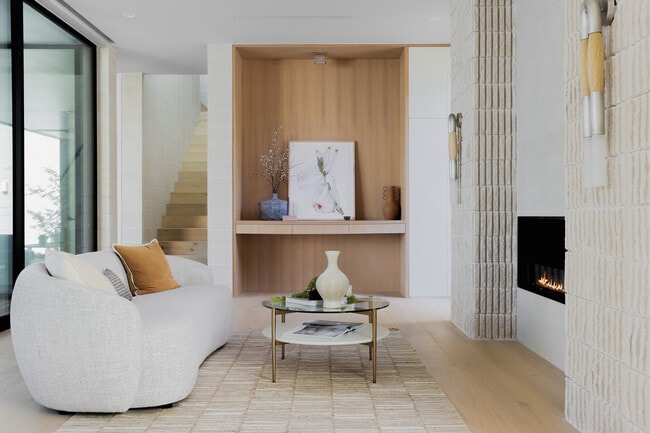 Building Photo - 5205 Scenic View Dr