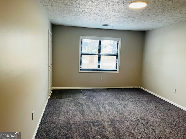 Building Photo - 1075 Eastview Rd NE