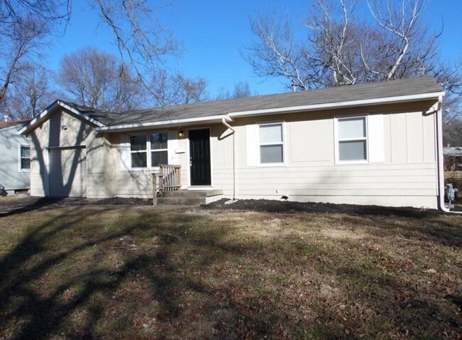 Primary Photo - COMING SOON! 3 Bedroom 1 Bathroom in Grandview, MO $1,350.00