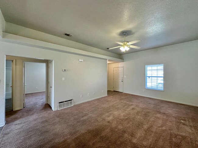 Building Photo - 3803 El Paso Dr