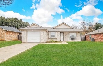 Building Photo - 606 McAnear St