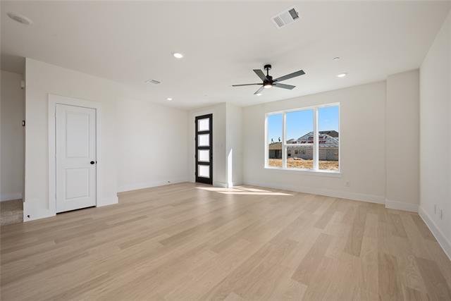 Building Photo - 9601 Dahlia Blvd