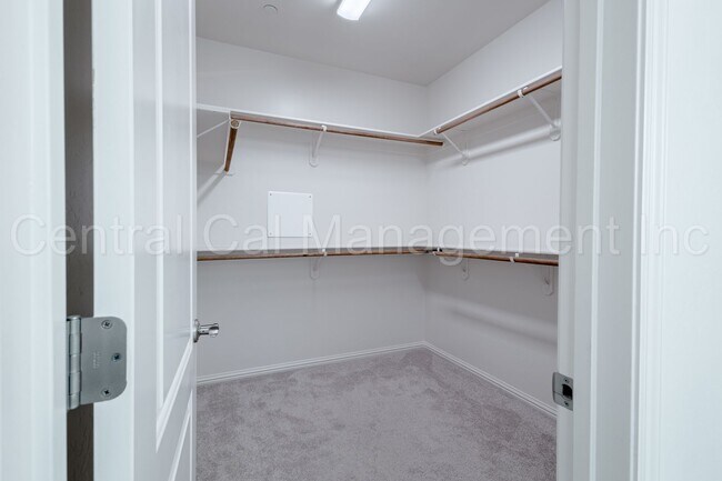 Building Photo - 4 Bedroom/3 Bath Home with Office and Paid Solar - $3395 Per Month!