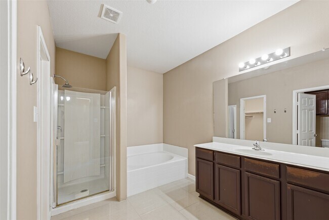 Building Photo - 8234 Hall View Dr