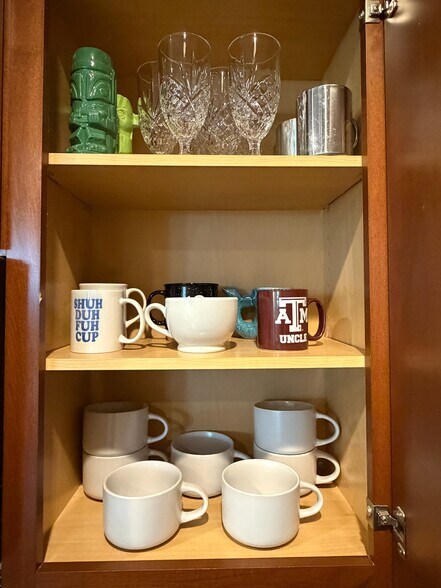 Building Photo - 5810 Darling St