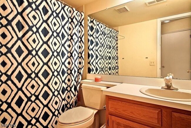 Building Photo - 62 Bentley Ct