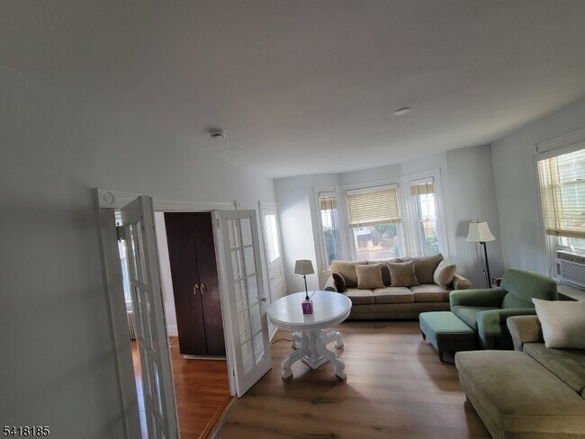 Building Photo - 140 Prospect St