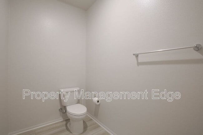 Building Photo - 40268 Birchfield Dr
