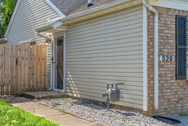 Building Photo - 529 Southwind Dr