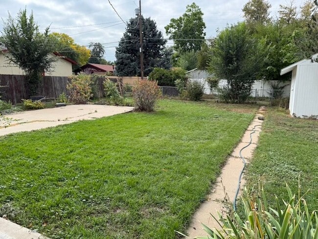 Building Photo - BRICK HOME WITH FINISHED BASEMENT