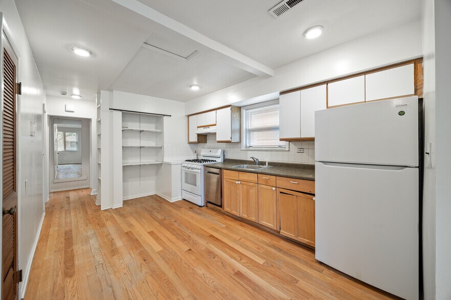 Building Photo - 1011 Garnett Pl