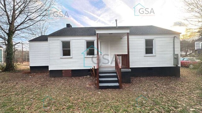 Building Photo - 3 Bedroom 2 Bathroom Home Minutes from Downtown Spartanburg