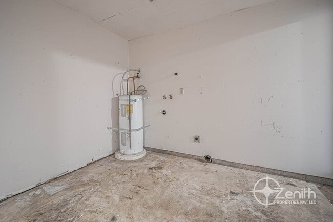 Building Photo - 3018 NE 78th Ave