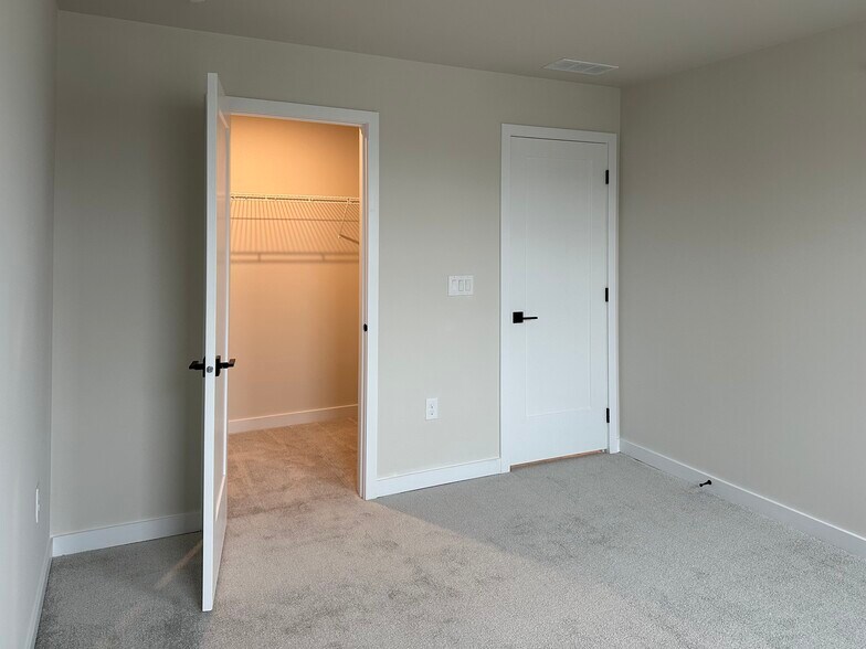 Building Photo - 182 Mahogany Ln