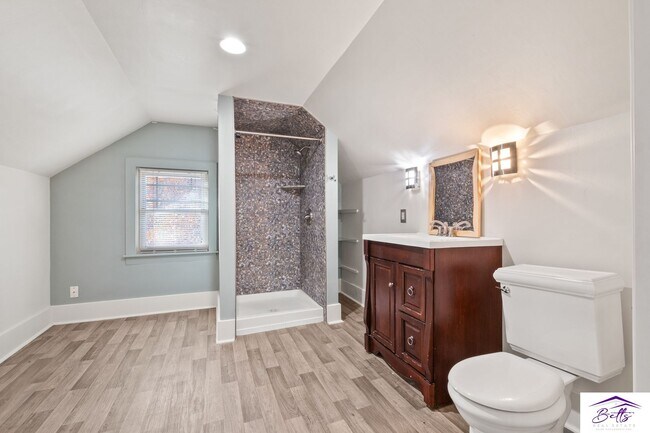 Building Photo - 350 N 41st St