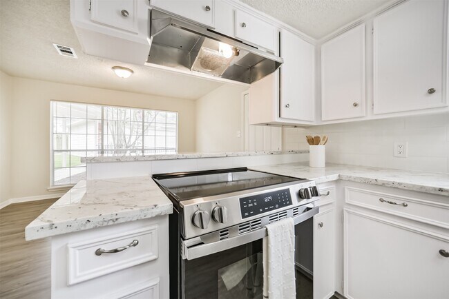 Building Photo - 1011 Baltic Ln