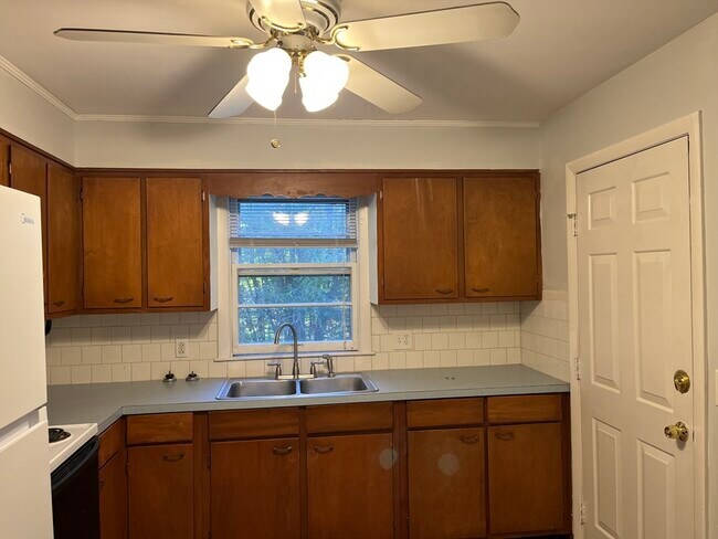 Building Photo - 56 Morton Station Rd