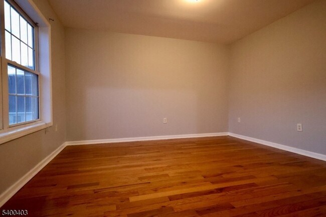 Building Photo - 124 Dickerson St