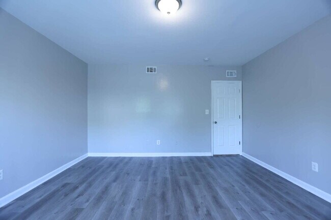 Building Photo - Welcome Home!