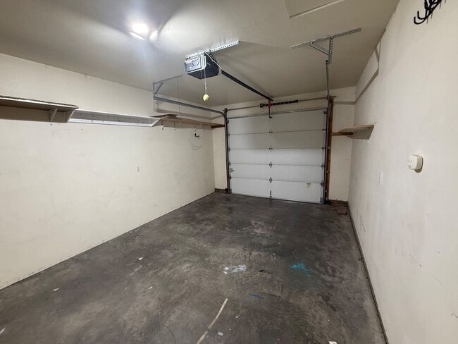 Building Photo - Now renting 2 bedroom House