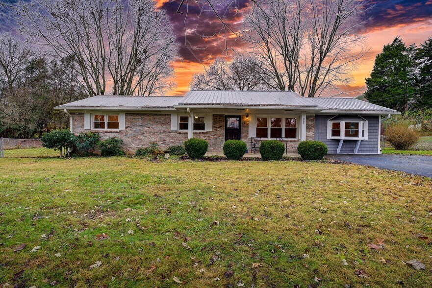 Primary Photo - 2707 Granbrook Dr