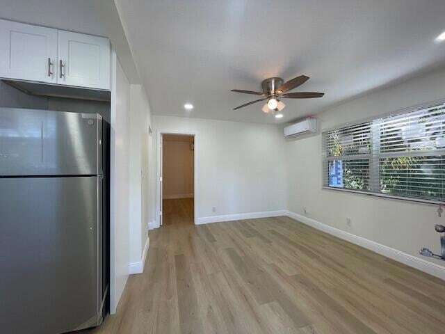 Building Photo - 302 N Tamarind Ave