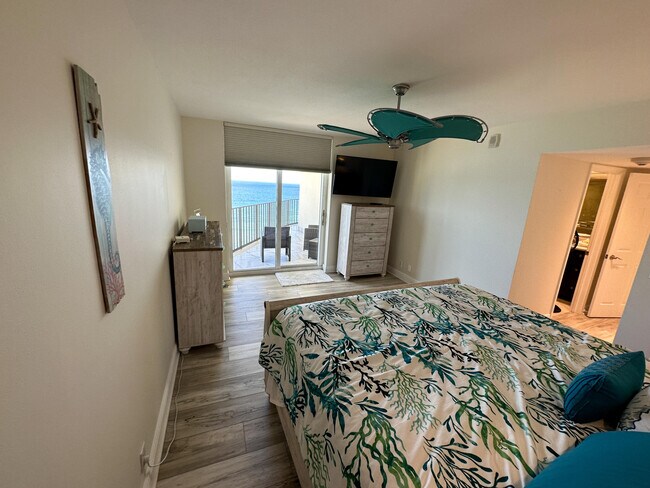 Building Photo - 5420 N Ocean Dr