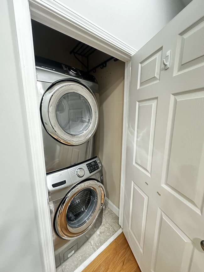 Laundry - 756 N Davidson St