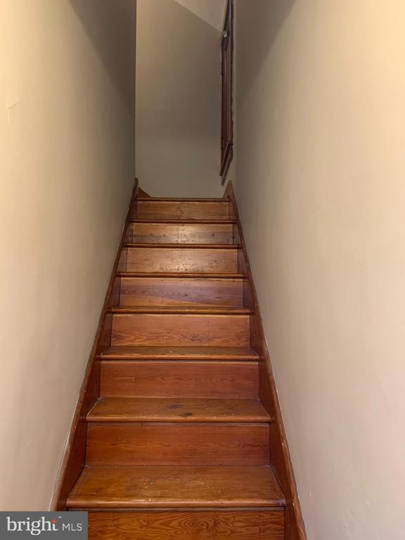 Building Photo - 764 Buchanan Trail E