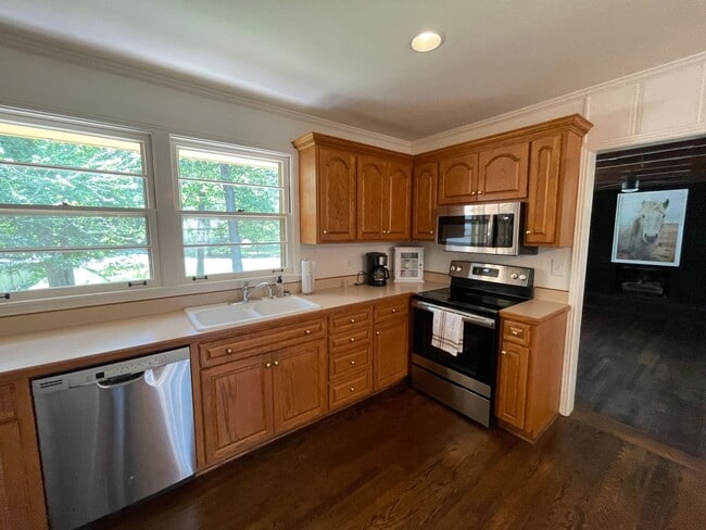 Building Photo - Beautiful Home located on .53 Wooded Corner Lot.