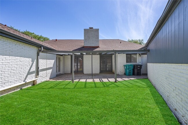 Building Photo - 11906 Pepperdine Ln