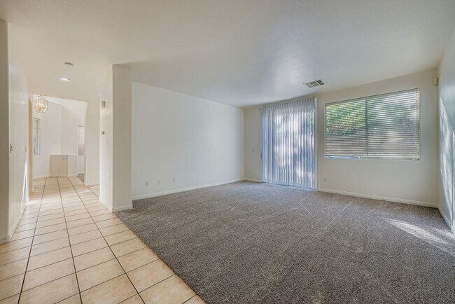 Building Photo - Newly remodeled 4 bedroom home!