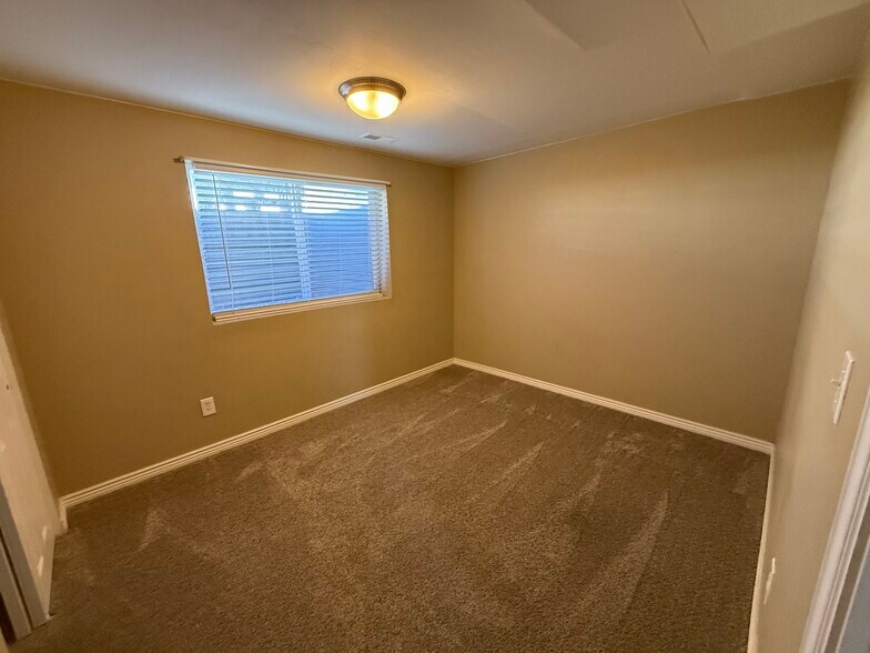 Building Photo - 4091 S 1100 W