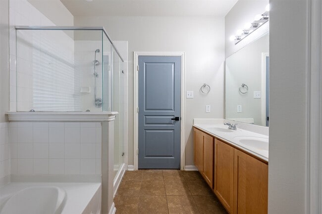 Building Photo - 18318 Canary Bluff Ln