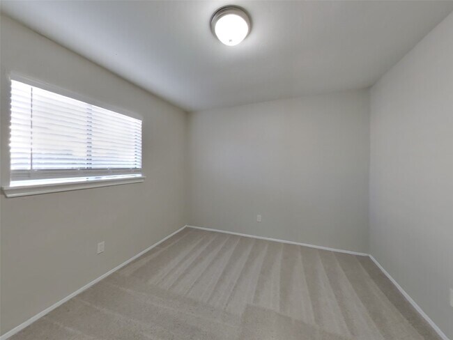 Building Photo - 5655 Hardwood Forest Dr