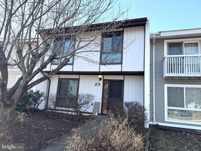 Building Photo - 23 Monarch Dr