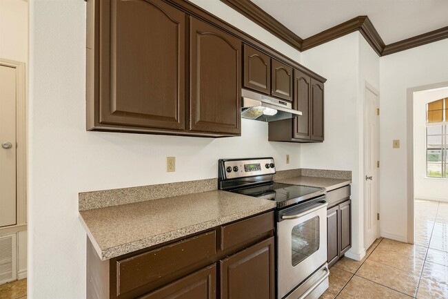 Building Photo - 302 Echo Valley Dr