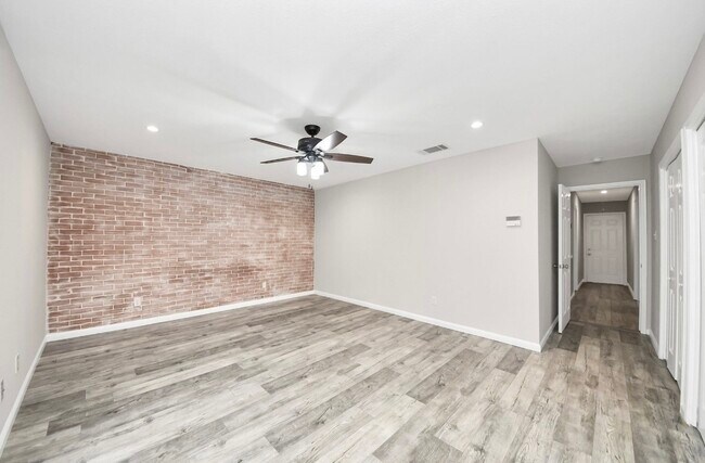 Building Photo - 9638 Ravensworth Dr