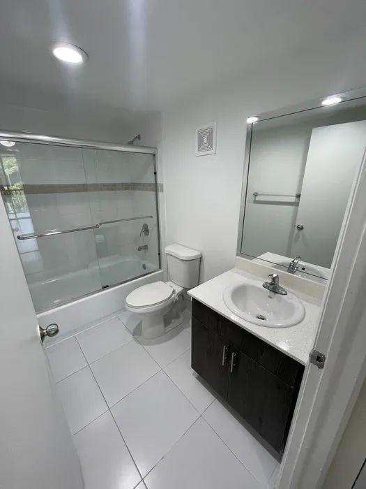 Building Photo - 19221 NE 10th Ave