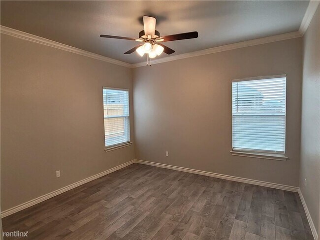 Building Photo - 3 br, 2 bath Duplex - 615 County Road 306 A A
