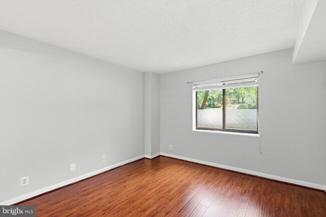 Building Photo - 5904 Mt Eagle Dr