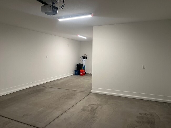 Building Photo - 23914 N 148th Dr